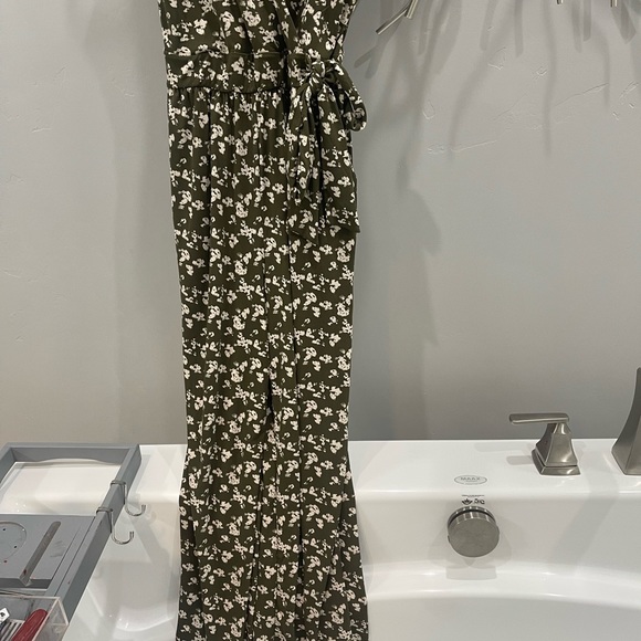 Green and cream jumpsuit - Picture 1 of 4